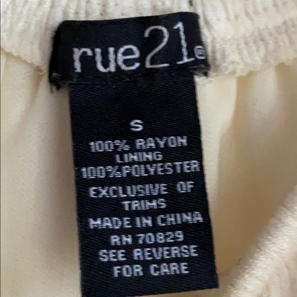 Cream white off the shoulder dress - Picture 5 of 5